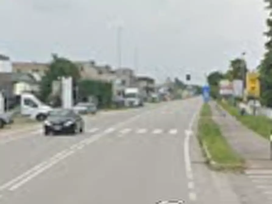 Immagine 4 di Stabile in vendita  in Via Cristoforo Colombo a Monselice
