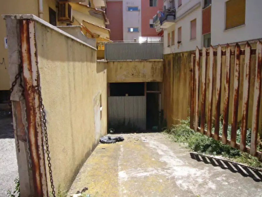 Immagine 3 di Garage in vendita  in Via Andreina  a Anzio