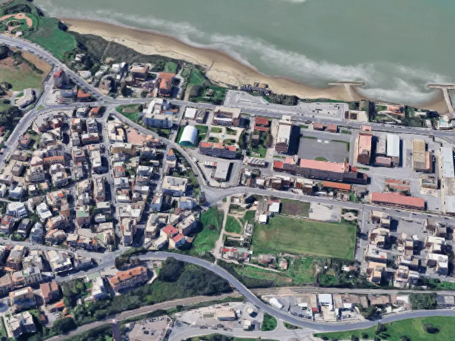 Immagine 8 di Garage in vendita  in Via Andreina  a Anzio