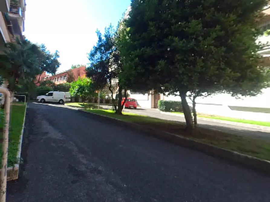 Immagine 3 di Appartamento in vendita  in Via Franco Sacchetti  a Roma