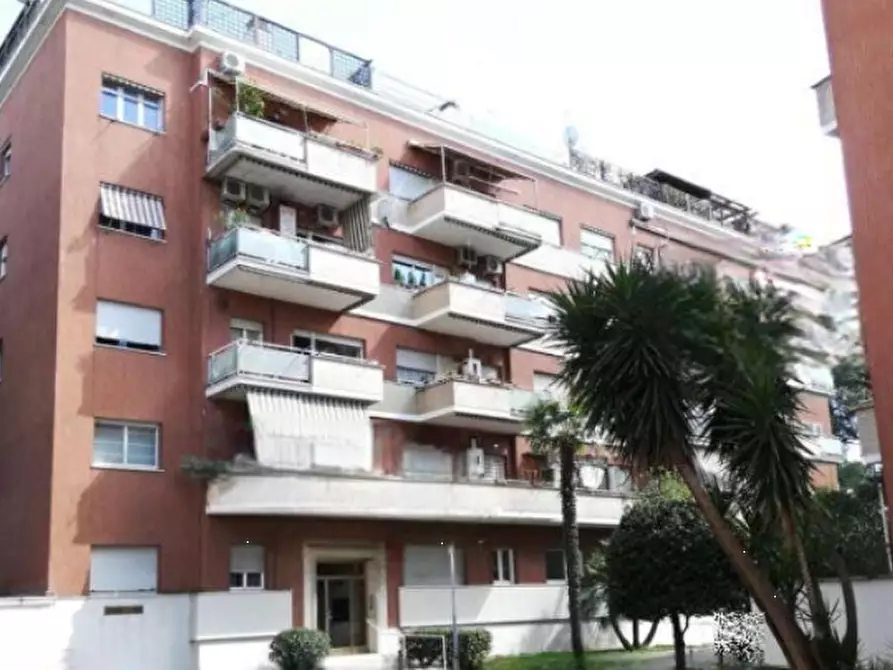 Immagine 4 di Appartamento in vendita  in Via Franco Sacchetti  a Roma
