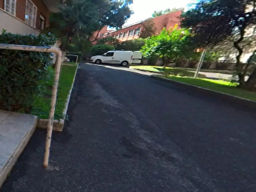 Immagine 6 di Appartamento in vendita  in Via Franco Sacchetti  a Roma