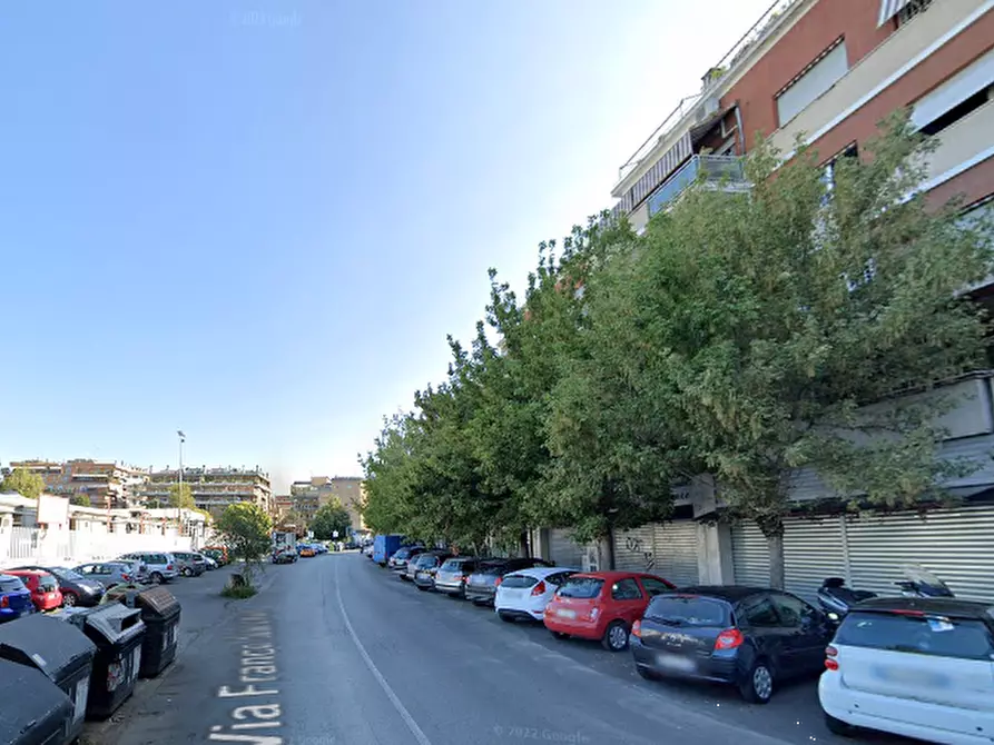 Immagine 10 di Appartamento in vendita  in Via Franco Sacchetti  a Roma