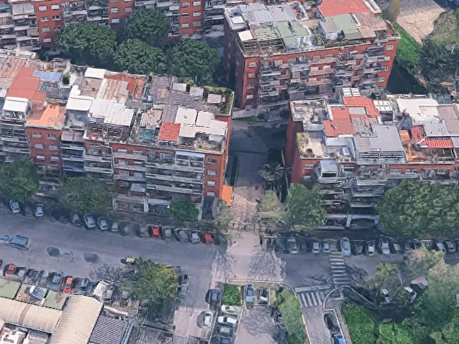 Immagine 11 di Appartamento in vendita  in Via Franco Sacchetti  a Roma