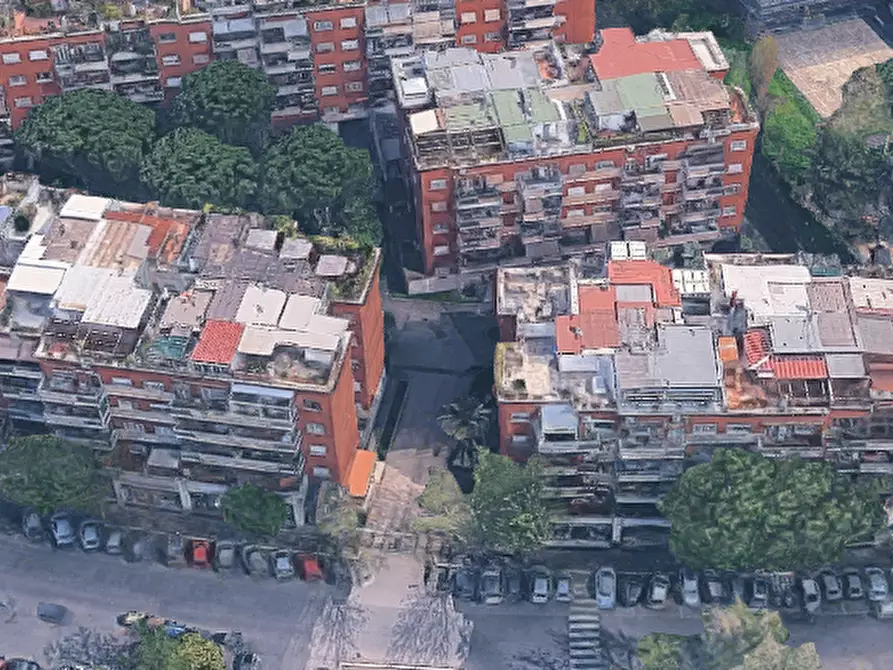 Immagine 12 di Appartamento in vendita  in Via Franco Sacchetti  a Roma