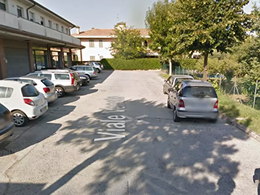 Immagine 5 di Negozio in vendita  in Viale Veneto a Riccione