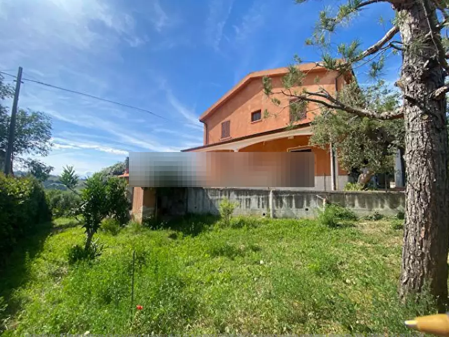 Immagine 1 di Villa in vendita  in Contrada Montupoli Foro a Miglianico