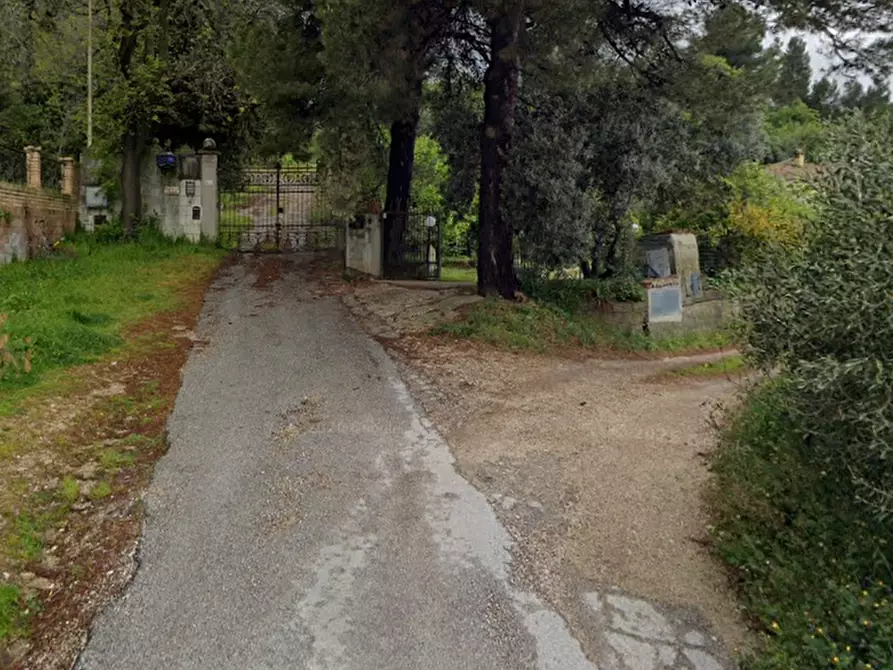 Immagine 8 di Magazzino in vendita  in Strada DEI FIORI SNC a Chieti