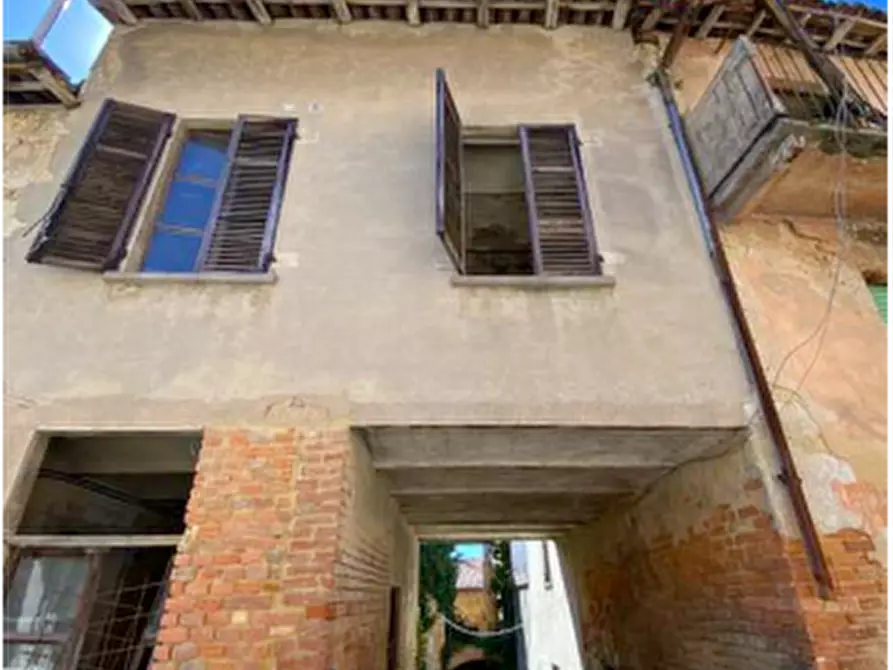 Immagine 1 di Stabile in vendita  in Via Principessa Jolanda a Montemagno