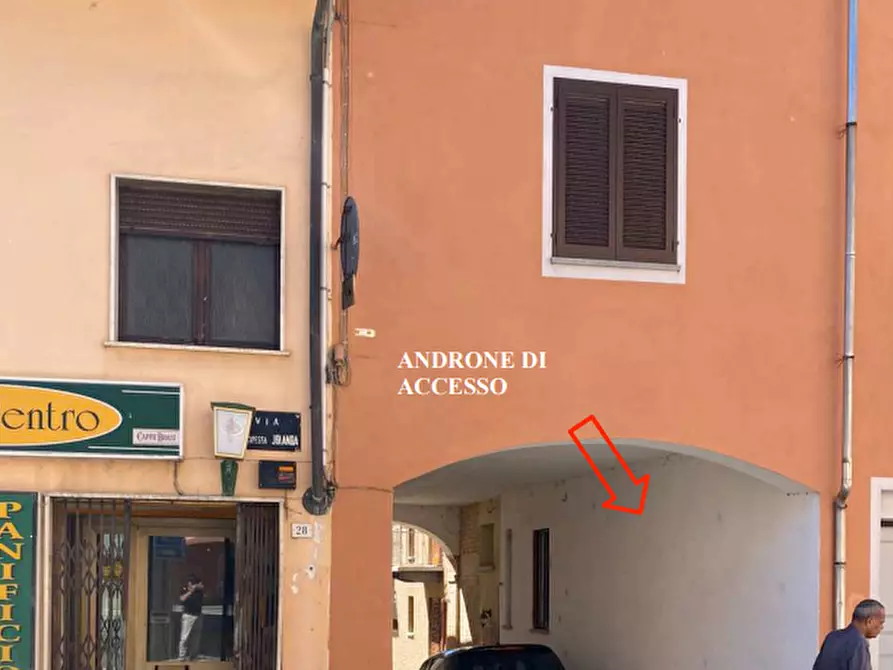 Immagine 2 di Stabile in vendita  in Via Principessa Jolanda a Montemagno