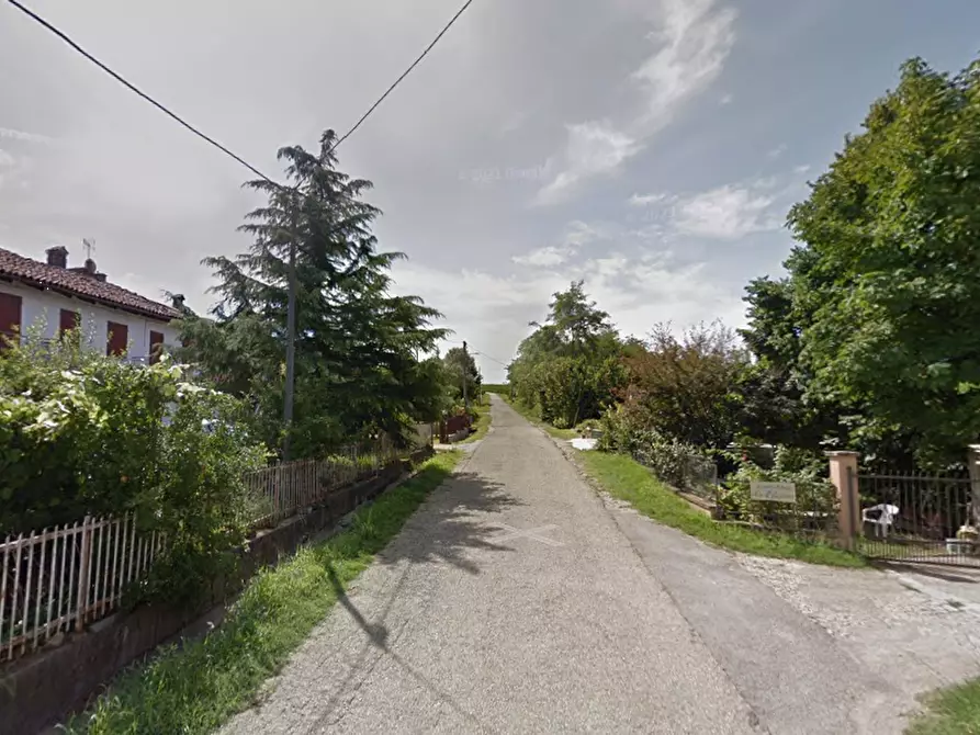 Immagine 4 di Porzione di casa in vendita  in Via Carossi a Castagnole Delle Lanze