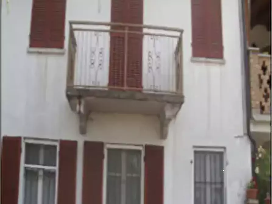Immagine 14 di Porzione di casa in vendita  in Via Carossi a Castagnole Delle Lanze