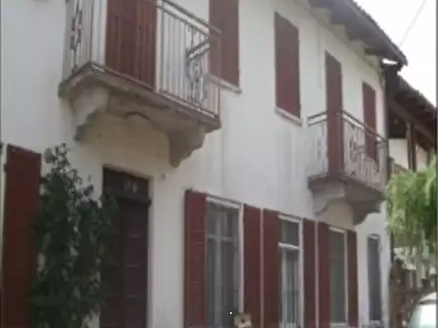 Immagine 16 di Porzione di casa in vendita  in Via Carossi a Castagnole Delle Lanze
