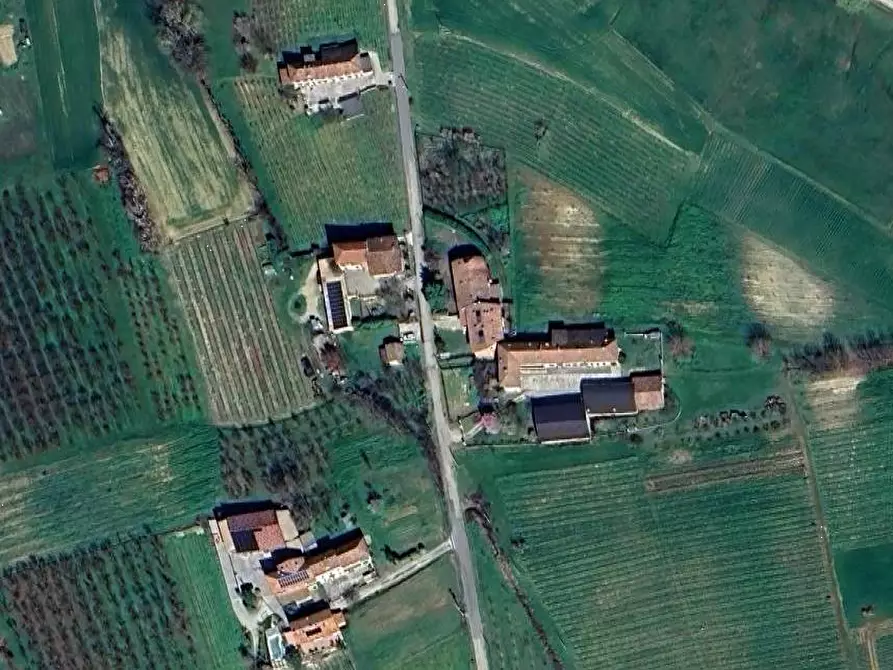 Immagine 17 di Porzione di casa in vendita  in Via Carossi a Castagnole Delle Lanze