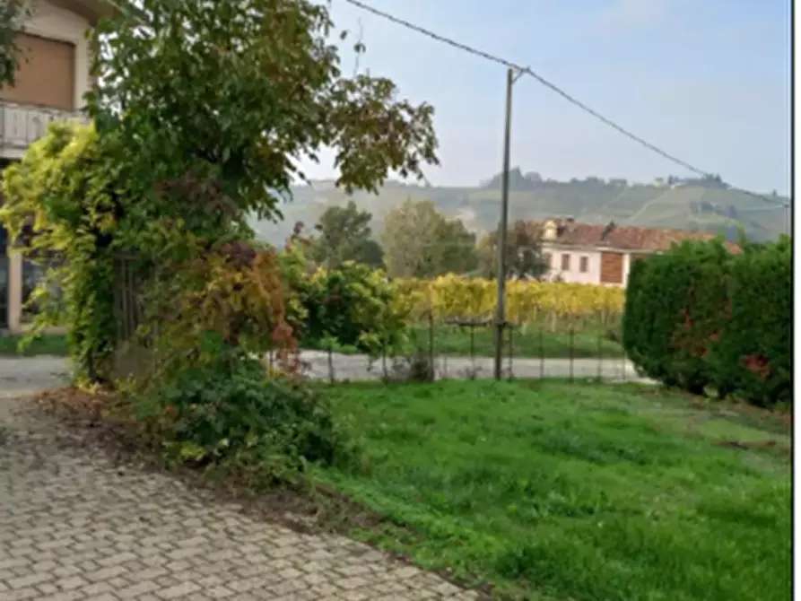 Immagine 3 di Porzione di casa in vendita  in Via Carossi a Castagnole Delle Lanze