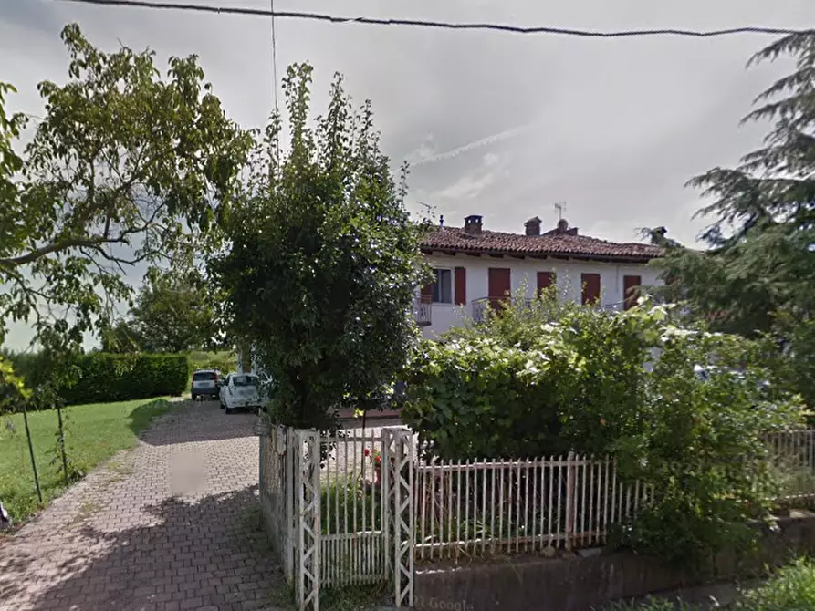 Immagine 15 di Porzione di casa in vendita  in Via Carossi a Castagnole Delle Lanze