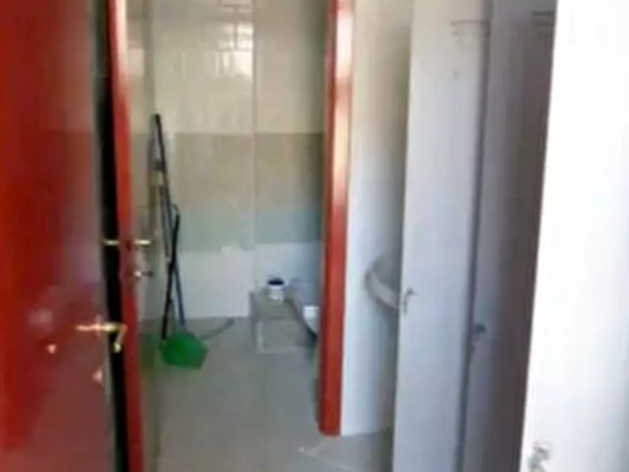 Immagine 5 di Negozio in vendita  in Via I Maggio a Canelli