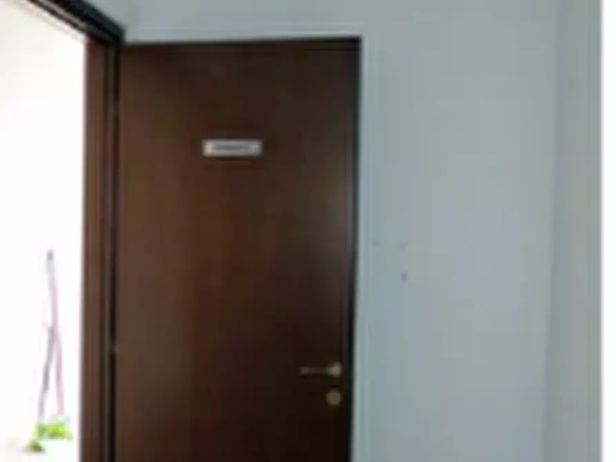 Immagine 7 di Negozio in vendita  in Via I Maggio a Canelli