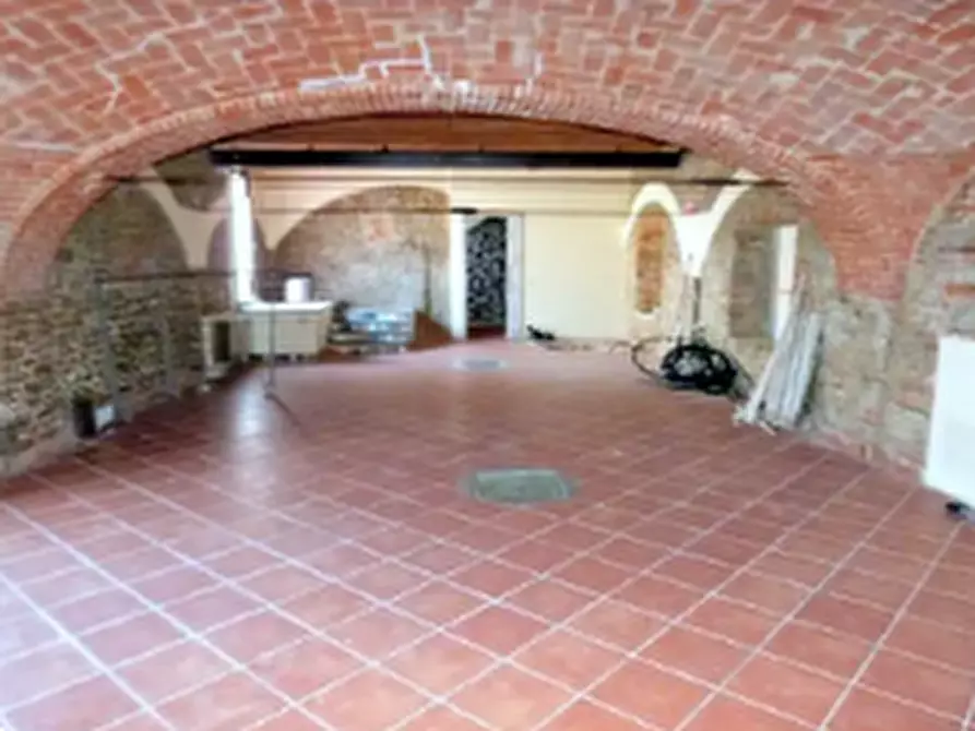 Immagine 11 di Negozio in vendita  in Via I Maggio a Canelli