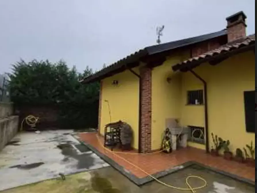 Immagine 5 di Villa in vendita  in Via Avvocato Sebastiano Filipello a Castelnuovo Don Bosco