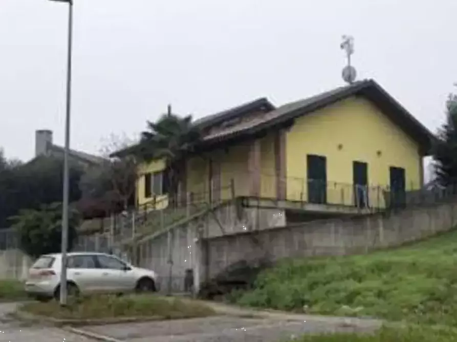 Immagine 14 di Villa in vendita  in Via Avvocato Sebastiano Filipello a Castelnuovo Don Bosco