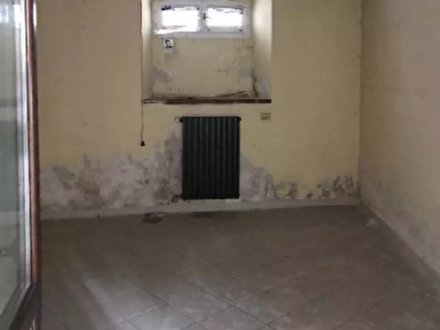 Immagine 4 di Magazzino in vendita  in Via Massimo d'Azeglio a Canelli