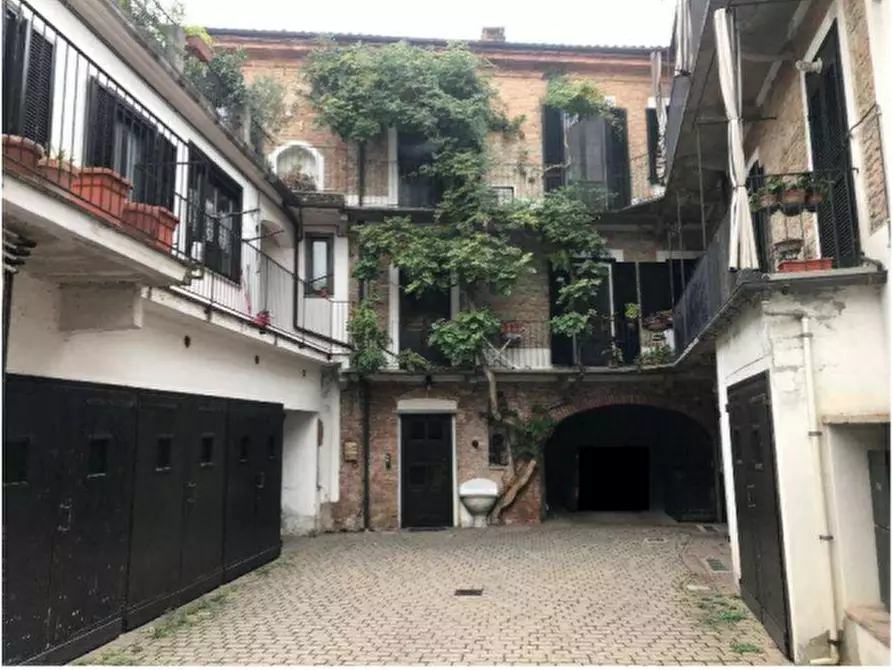 Immagine 11 di Magazzino in vendita  in Via Massimo d'Azeglio a Canelli