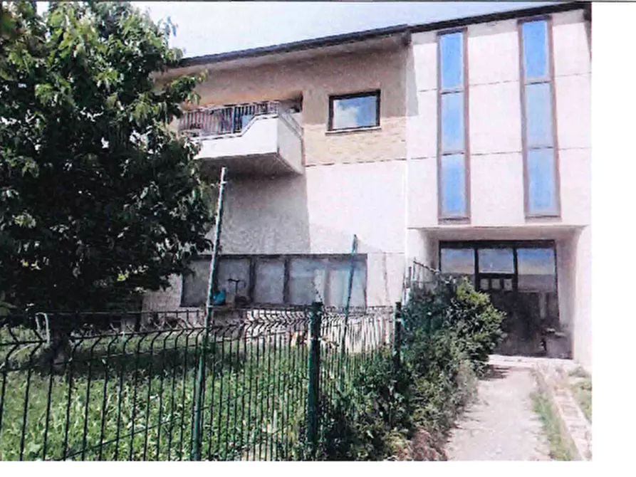 Immagine 2 di Appartamento in vendita  in Via Emanuele Kant a Città Di Castello