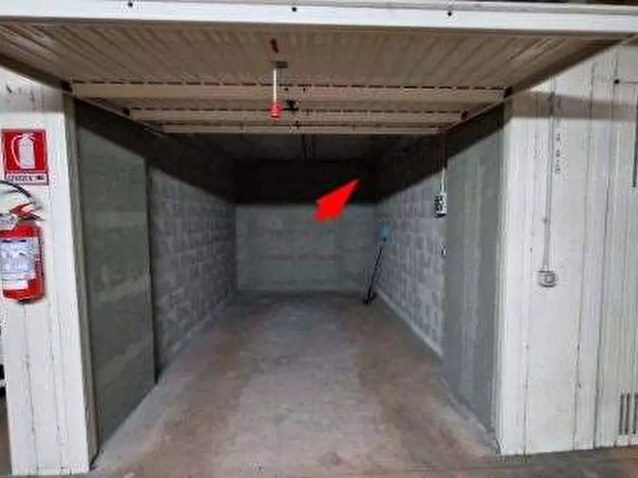 Immagine 1 di Garage in vendita  in Piazza Adriano a Torino