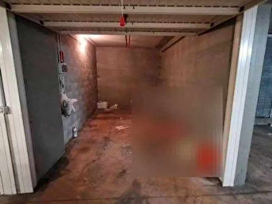 Immagine 1 di Garage in vendita  in Piazza Adriano a Torino