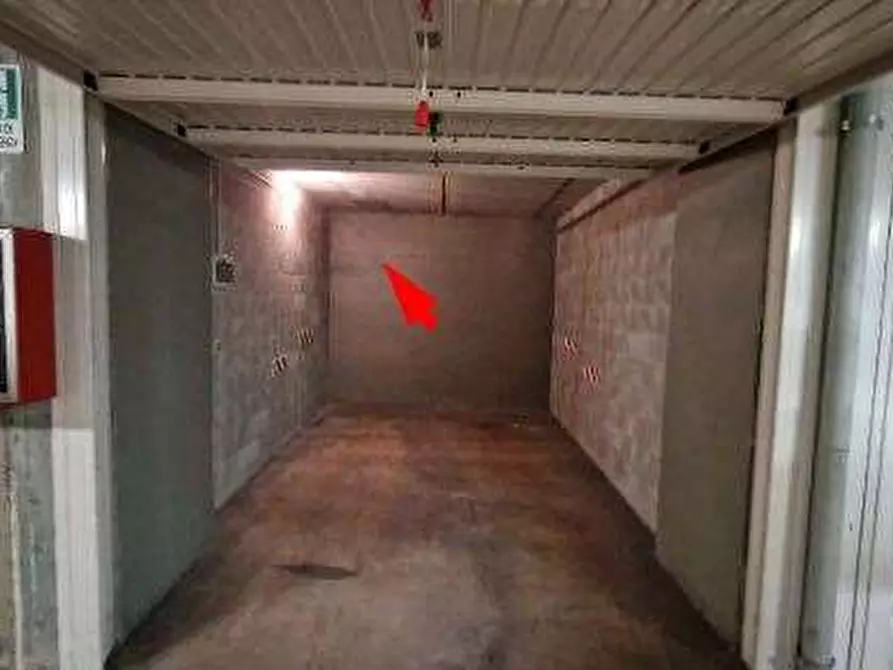 Immagine 1 di Garage in vendita  in Piazza Adriano a Torino