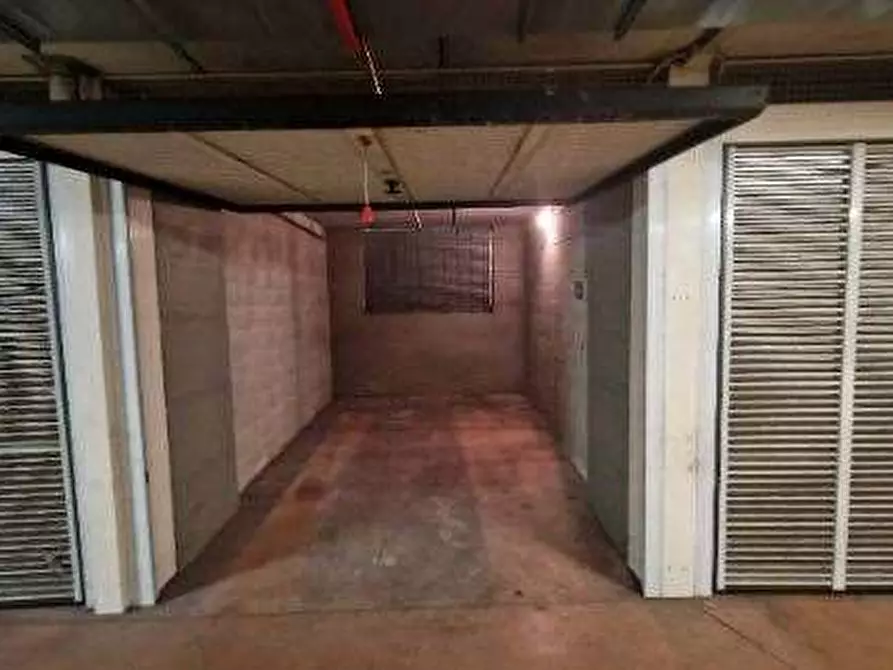 Immagine 1 di Garage in vendita  in Piazza Adriano a Torino