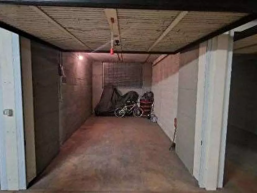 Immagine 1 di Garage in vendita  in Piazza Adriano a Torino