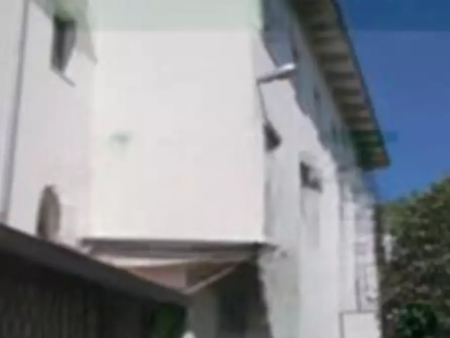 Immagine 3 di Stabile in vendita  in Vicolo Latta a Langhirano