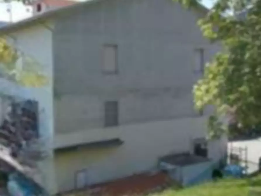 Immagine 4 di Stabile in vendita  in Vicolo Latta a Langhirano