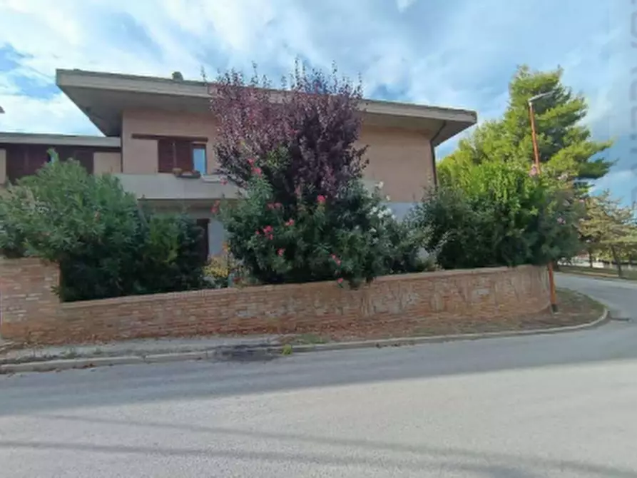 Immagine 2 di Villa in vendita  in Via del Turismo a Recanati