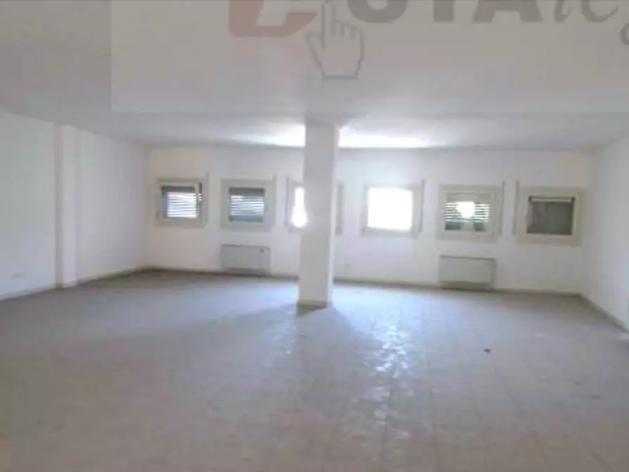 Immagine 12 di Ufficio in vendita  in Piazzale Mario Rumor a Chiampo