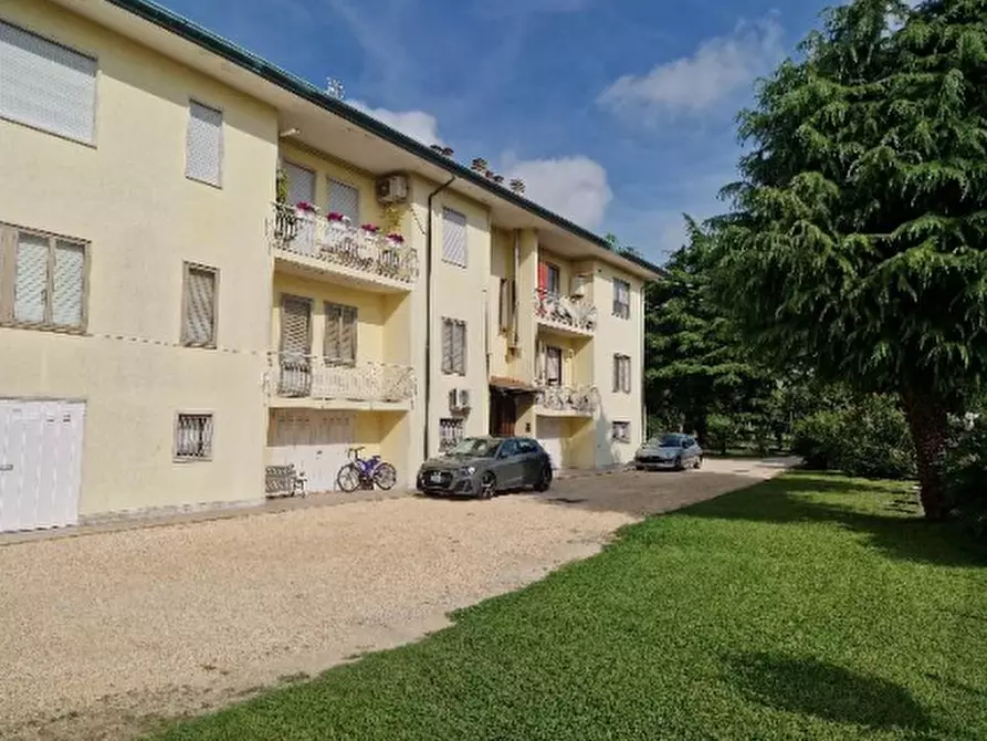 Immagine 2 di Appartamento in vendita  in Via E. Duse a Campagna Lupia