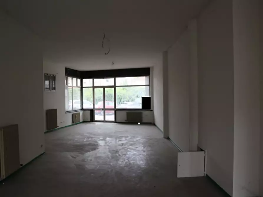 Immagine 6 di Negozio in vendita  in Via Ugo la Malfa a Susegana