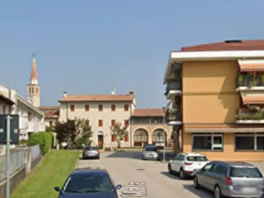 Immagine 8 di Negozio in vendita  in Via Ugo la Malfa a Susegana