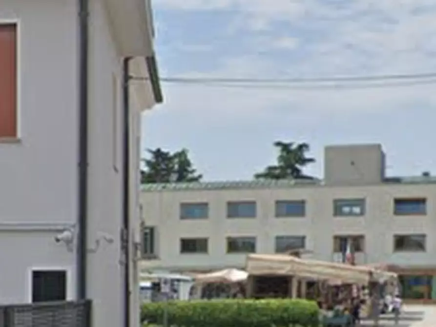 Immagine 9 di Negozio in vendita  in Via Ugo la Malfa a Susegana