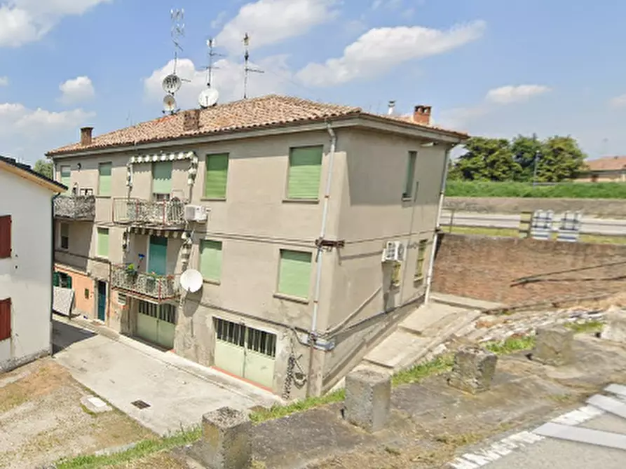 Immagine 5 di Appartamento in vendita  in Via Borgo San Giovanni a Bondeno