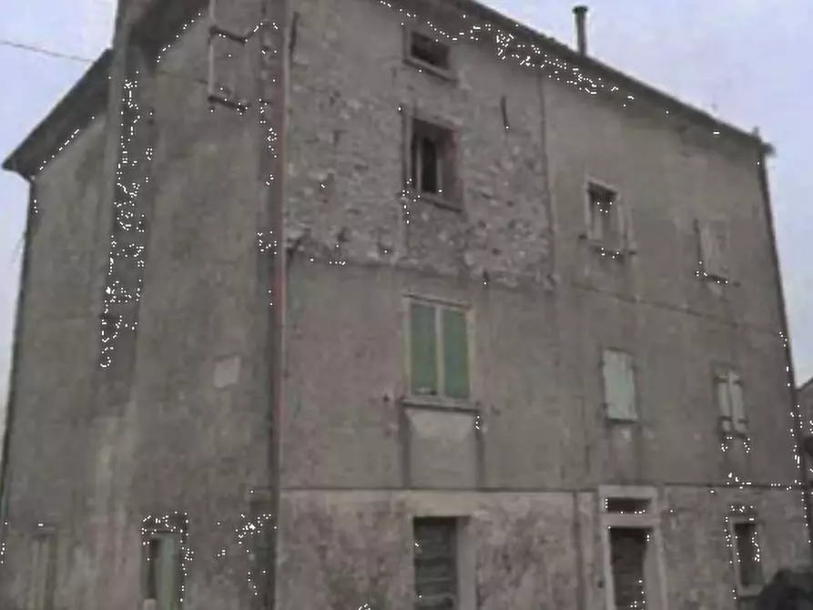 Immagine 4 di Stabile in vendita  in Via Giacomo Leopardi a Ponte Nelle Alpi