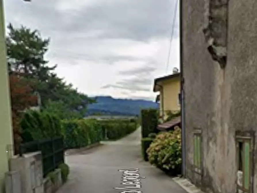 Immagine 17 di Stabile in vendita  in Via Giacomo Leopardi a Ponte Nelle Alpi