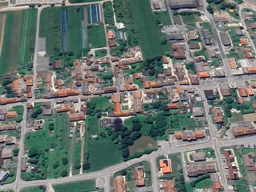 Immagine 18 di Stabile in vendita  in Via Giacomo Leopardi a Ponte Nelle Alpi