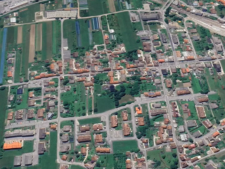 Immagine 19 di Stabile in vendita  in Via Giacomo Leopardi a Ponte Nelle Alpi