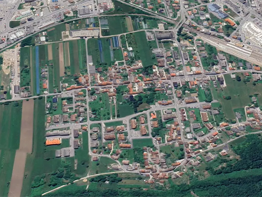 Immagine 20 di Stabile in vendita  in Via Giacomo Leopardi a Ponte Nelle Alpi