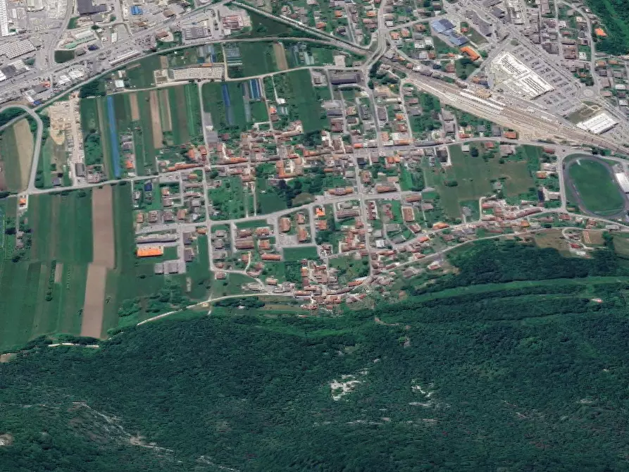 Immagine 22 di Stabile in vendita  in Via Giacomo Leopardi a Ponte Nelle Alpi