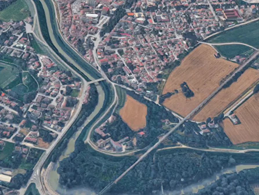 Immagine 23 di Appartamento in vendita  in Via Borgo San Giovanni a Bondeno