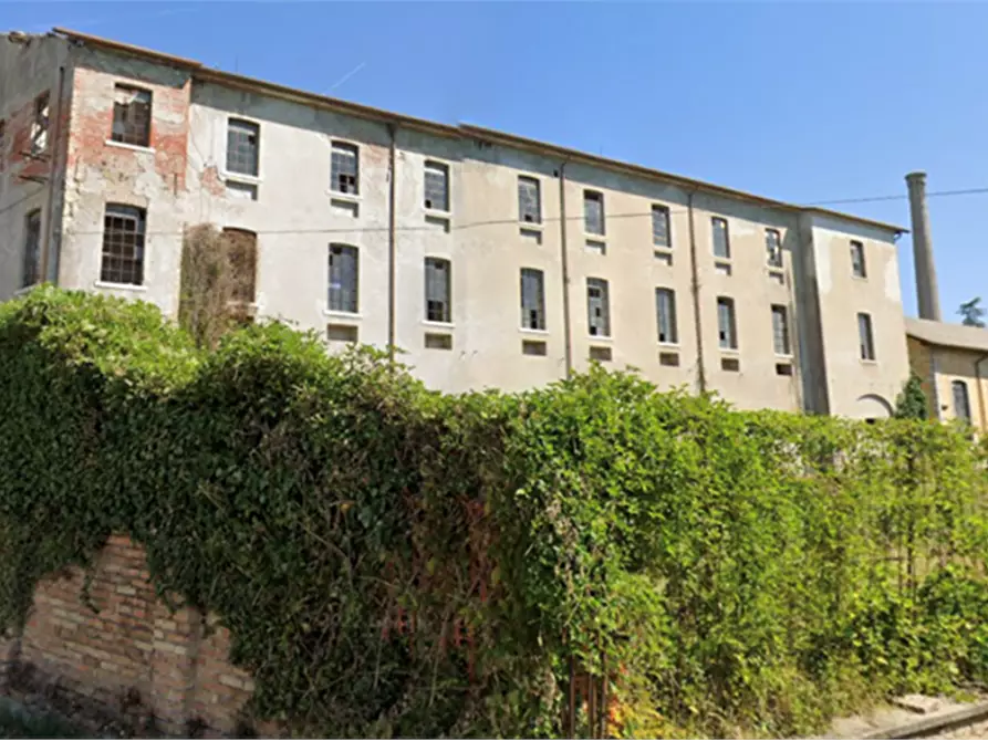 Immagine 1 di Stabile in vendita  in Via dei Patrioti a Farra Di Soligo